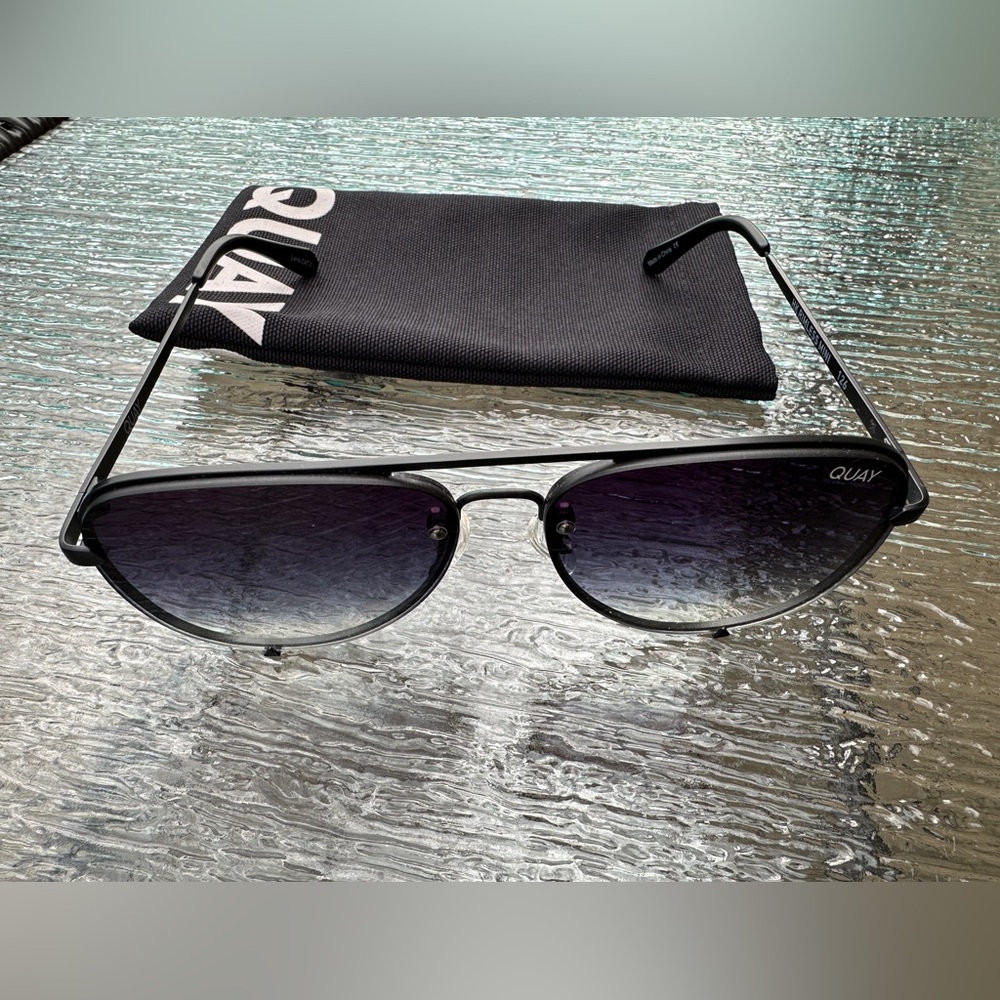 Quay High Key Rimless Mini 126